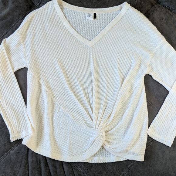 ⭐ Akemi + Kin Top - Picture 5 of 10